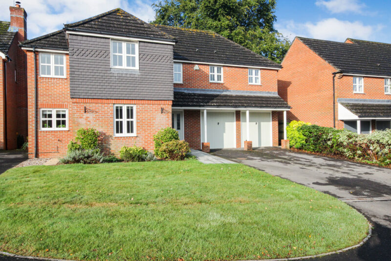 Blackwater Close, Alderholt, Fordingbridge