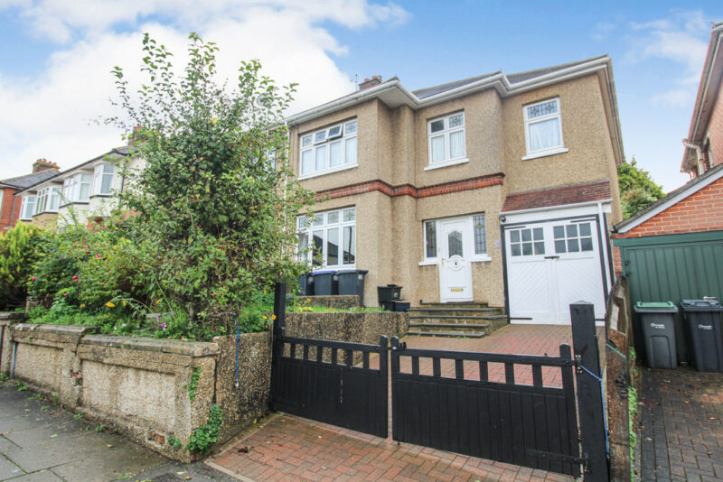 Queensberry Road, Salisbury