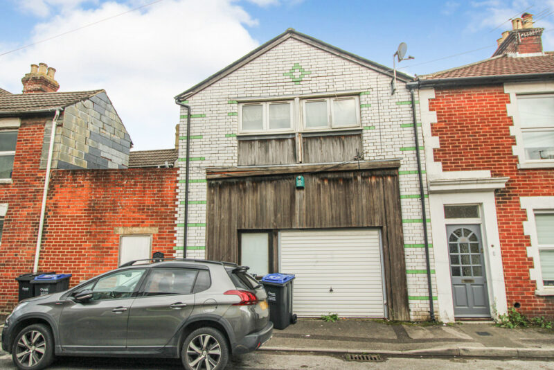 Meadow Road, Salisbury