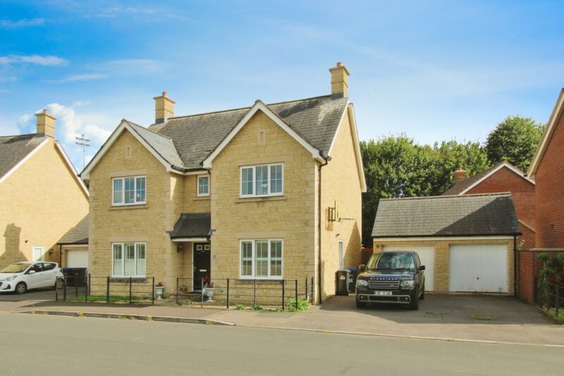 Sherbourne Drive, Old Sarum, Salisbury